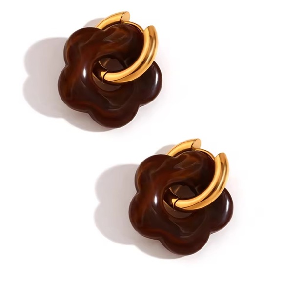 Brown-golden colour marbled Flower Resin Acrylic Hoop Earrings – Huggie Style - Picture 6 of 8